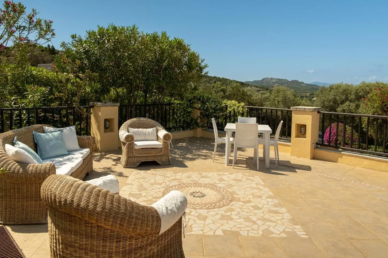 Villa Baja Sardinia Con Piscina E Vista