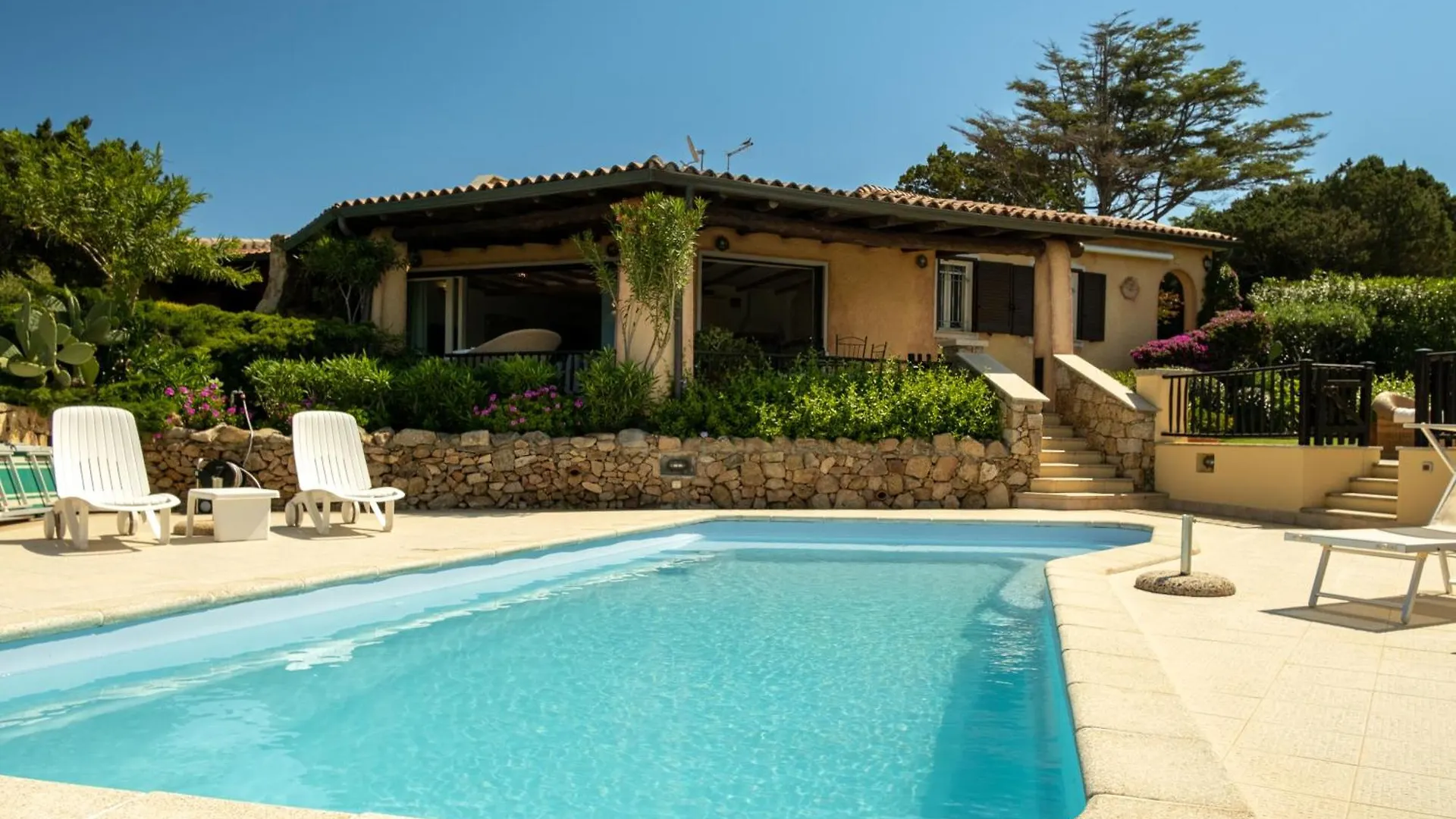 Villa Baja Sardinia Con Piscina E Vista